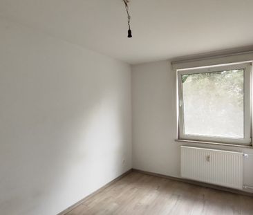 Sehr schöne 3 Zimmer Wohnung im 2. OG in Duisburg zu vermieten!!! - Photo 1