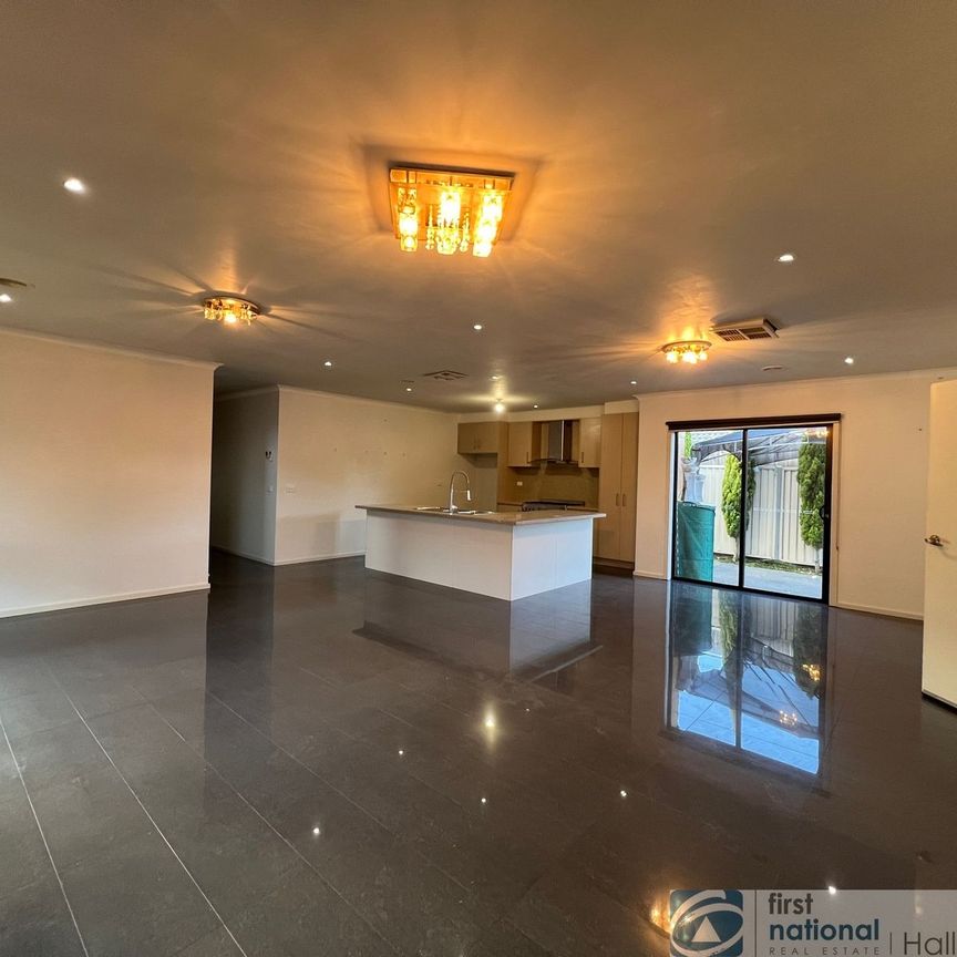 35 Kyla Avenue, Dandenong - Photo 1