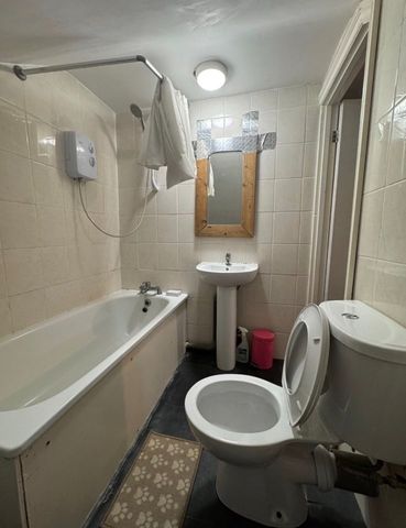 1 Bed Flat, Ilford, IG3 - Photo 4