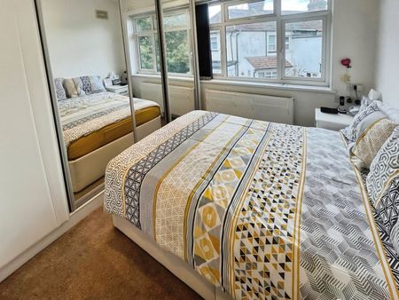 2 bedroom Flat To Let Total Size: 603 SQ FT - Photo 3