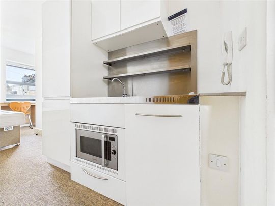 1 bedroom property to rent - Photo 1