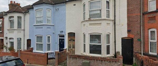 4 Bed Terraced House, Luton, LU1 - Photo 1