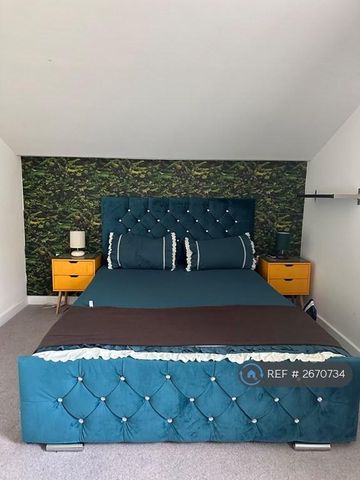 1 bedroom in a house share to rent - Photo 5