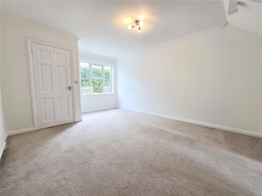 2 bed terraced house to rent in Russetts, Langdon Hills, SS16 - Photo 1