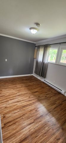 Cozy Two Bedroom Duplex in Nanaimo’s University District - Photo 3