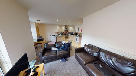 2 bedroom flat to rent - Photo 2