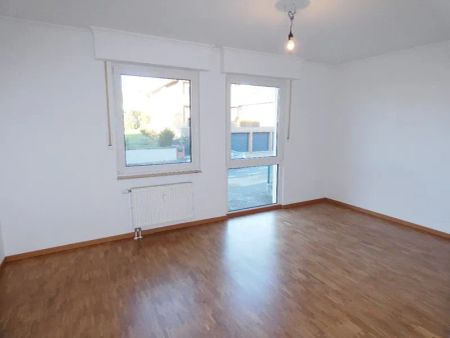 Renovierte 3-Zimmer-Wohnung mit Einbauküche in ruhiger und grüner Lage - Photo 2