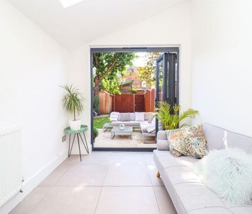 2 bedroom terraced house to rent - Photo 4