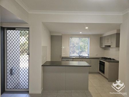 Direct Street Access! - Photo 2