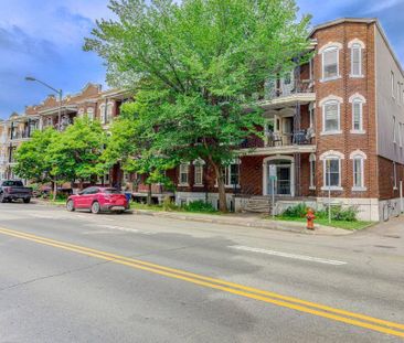 MAGNIFIQUE CONDO 3 1/2 A MONTCALM - Photo 3