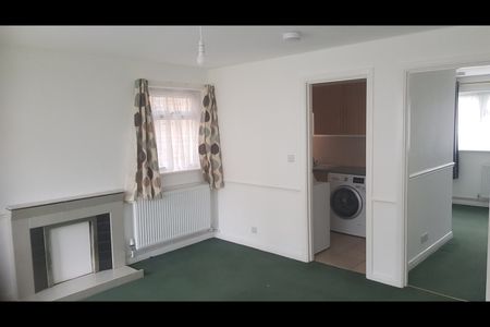 1 Bed Flat, Woodside Court, SO17 - Photo 3