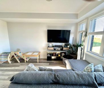 For Lease - 129 Union Boulevard, Wasaga Beach, Ontario - Photo 2