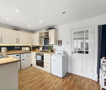 3 bedroom end of terrace house to rent - Photo 6