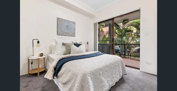 Spacious 2 Bedroom Unit with Secure Parking, Prime Ashfield Location - Photo 1