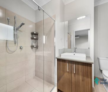 Double Master Bedrooms with Ensuites - Photo 6