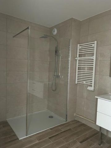 Location Appartement 3 pièces 61m² BRIGNOLES 83170 - Photo 5