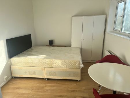 Studio Flat, Vivian Avenue, HA9 - Photo 3