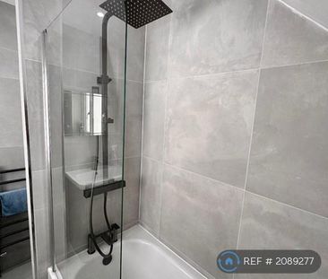 5 bedroom semi-detached house to rent - Photo 3