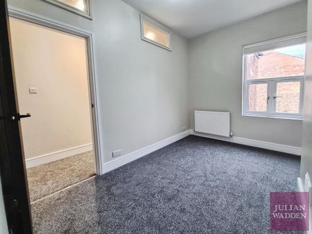 2 bedroom terraced house to rent - Photo 3