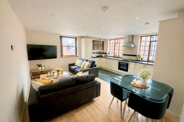 4 bed Flat Lion Works - Photo 1