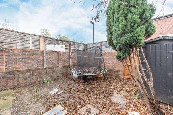 Shepherds Path, Northolt, UB5 - Photo 1