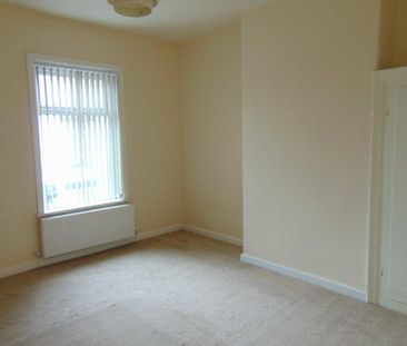Chancery Lane, Shaw, Oldham OL2, London - Photo 1