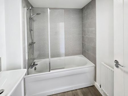 4 bedroom detached house to rent - Photo 5