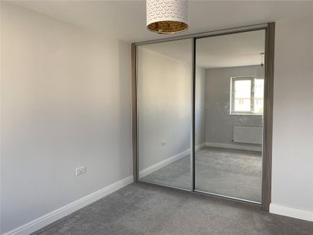 3 bedroom semi-detached house to rent - Photo 3