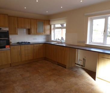 4 bedroom detached house to rent - Photo 5