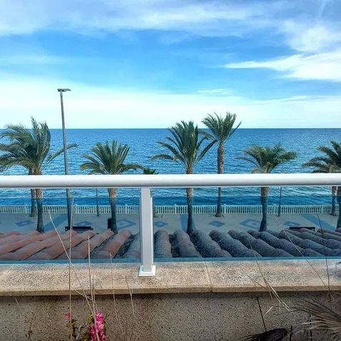 Alquiler de chalet adosado en Torre de la Horadada - Photo 1