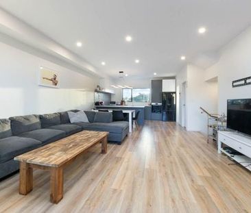 Spacious 4-Bedroom Home in Northcote – Super Conve - Photo 2