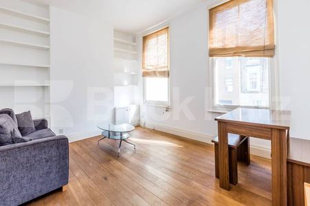 Located in Highbury is this lovely 1 bedroom split level property - Photo 2