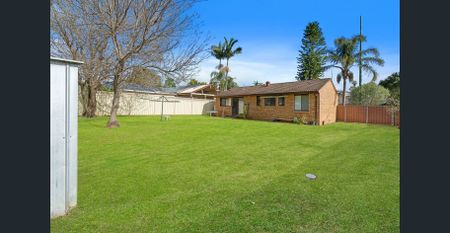 The Perfect Three-Bedroom Family Home! - Photo 5