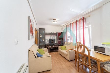 Alquiler de piso en Calle Lorenzo Abruñedo - Photo 2