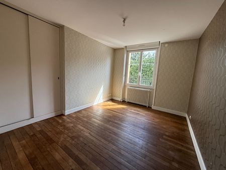 Location Appartement 7 pièces 212m² - Photo 2