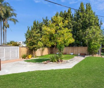 Spacious Family Home with Oversized Yard in the Heart of Brookvale - Photo 2