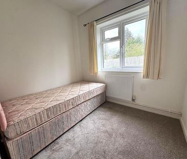 4 bedroom detached bungalow to rent - Photo 4