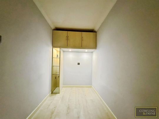 Bradwell House, Southend Road, Wickford - Photo 1