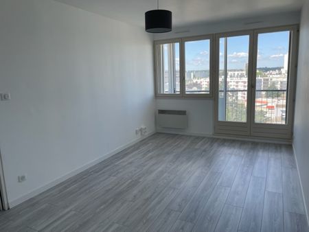 BELLEVUE PROCHE FACS APPARTEMENT TYPE 2 RENOVE 45 M2 - Photo 5