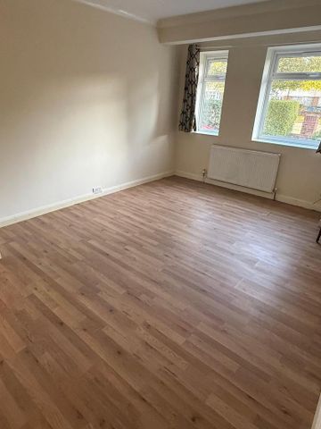 3 bedroom apartment to rent - Photo 4