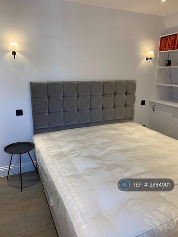 1 bedroom penthouse to rent - Photo 2