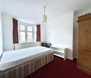 4 bedroom terraced house to rent - Photo 4