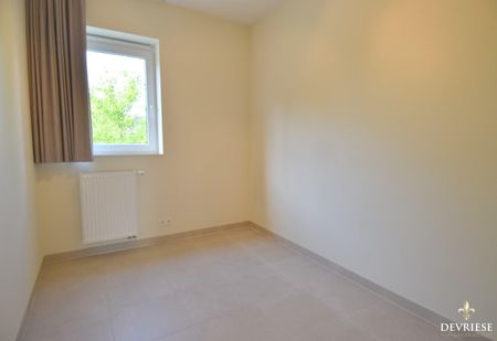 Instapklaar appartement met zicht op de markt, 2 slaapkamers in hartje Gullegem - Foto 5
