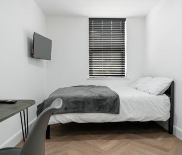 6 bedroom house to rent - Photo 3