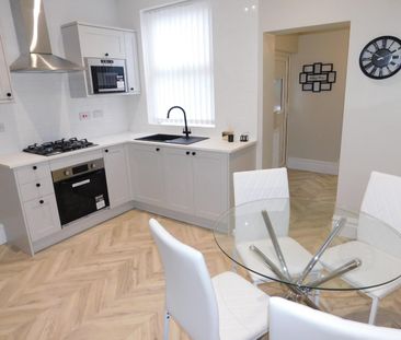 2 bedroom Terraced House to let - Photo 3