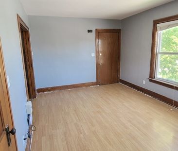 CHARMING 1-BEDROOM/1-BATH APARTMENT +HYDRO & GAS! - Photo 5