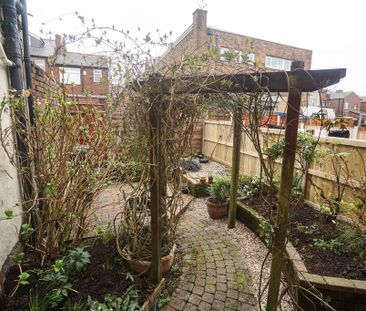 2 bedroom terraced house to rent - Photo 6