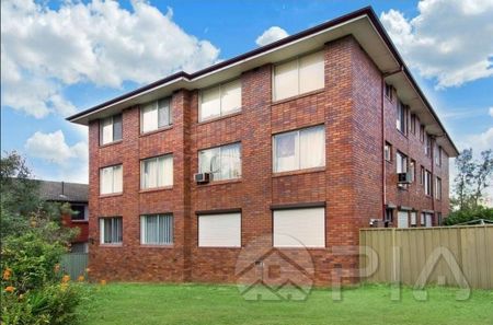 Affordable 2 bedroom unit in the heart of Parramatta - Photo 2