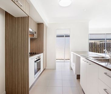 STYLISH AND MODERN HOME IN BURPENGARY EAST - Photo 6