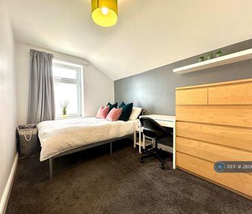 4 bedroom terraced house to rent - Photo 4